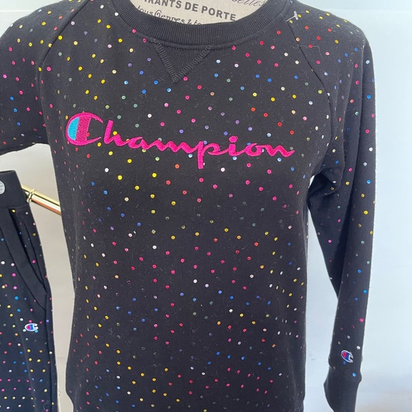 Champion sweatsuit stunningly cute buy from a veteran needs 5 dental implants - Picture 17 of 17